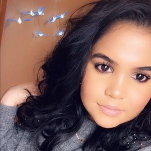 Meet your Posher, Tia